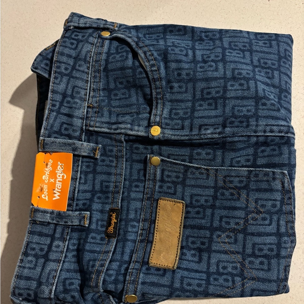 NWT Wrangler Leon Bridges High Rise Kick Flare Women jeans